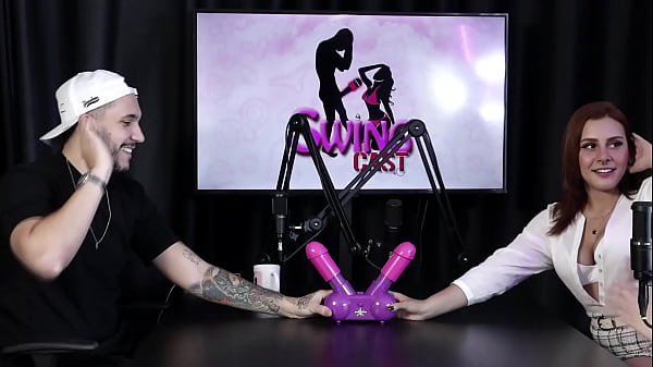 Ibunya Usir Dia Dari Rumah, Mereka Bahas Penyesuaian Penis, Dia Suka Penis Kecil – Bia Ruyva & Jack Por (sheer/red)