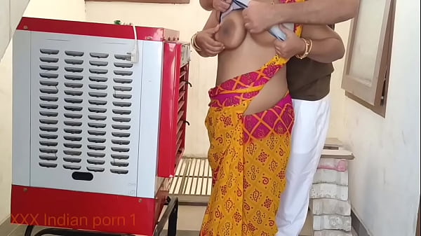 Tukang Servis Ac India Menggila, Adegan Panas Dalam Bahasa Hindi
