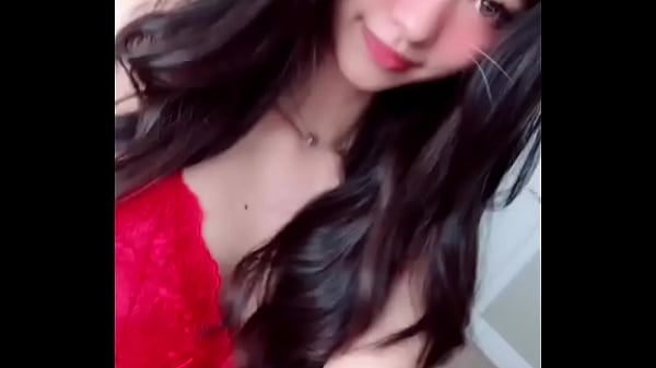 Gadis Asia Yang Menggoda Dengan Sensualitas Tak Tertahankan