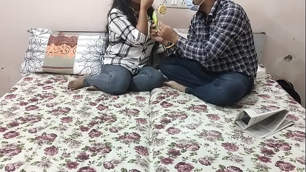 Gairah Membara Bersama Bhabhi India Yang Menggoda Di Ranjang Sendiri, Suara Erangnya Menggairahkan!