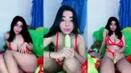 Ica Asyik Mainin Timun Buat Omek Panas