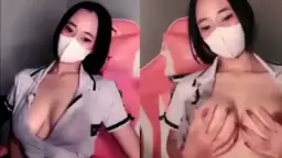 Mey Remas Payudara Besarnya Secara Langsung Di Live Streaming