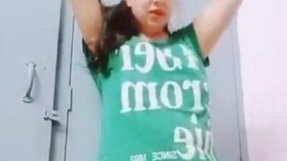 Tante Chandigarh – Video Telanjang Selfie Yang Menggoda