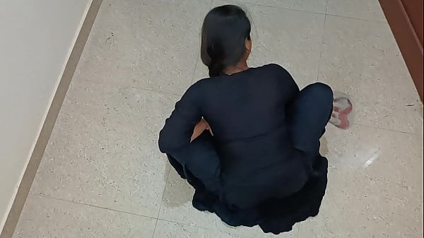 Gadis India Seksi, Pembersih Kamar, Digilir Pemilik Kamar Dengan Suara Erotis Dalam Bahasa Hindi