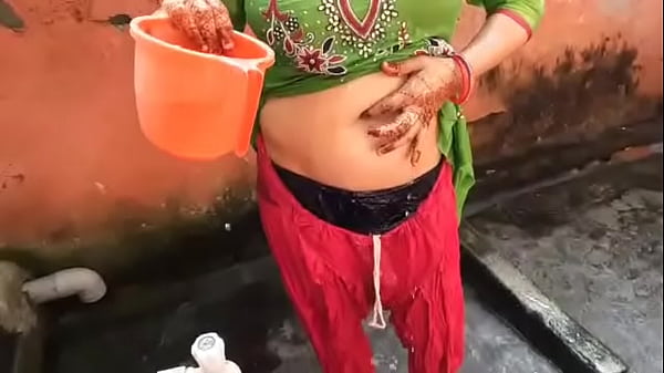 Desi Ibu-ibu Desa Telanjang Bugil Mandi Di Alam Terbuka