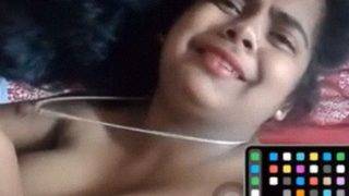 Gadis Desi Genit Terbuka Dengan Kemaluan Menjijikkan