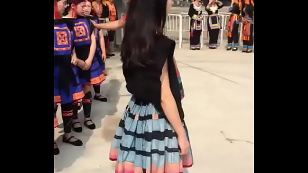 Tetes Payudara Cina Mengintip