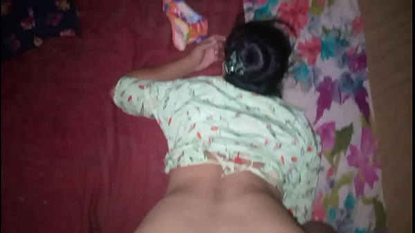 Gandeng Desi Cewekku, Langsung Gregetan Pengen Remes.