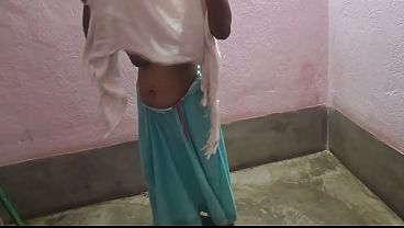 Desi Cewek Super Seksi Baru Jilat Batang Besar Sampe Basah