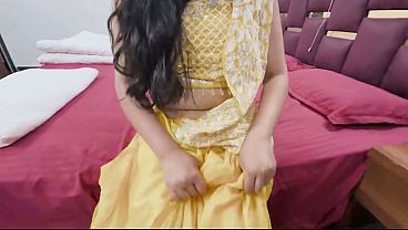 Bhabhi Bas Gusse Mein Thi, Jab Apni Gili Chut Se Muh Mein Dekar Dubara Khush Kiya