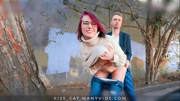 Kisscat Sarapan Cinta Pakai Sosis – Agen Jalanan Jembrek Mahasiswi Rusia Buat Ngentot Di Luar