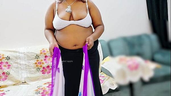 Tante India Menggoda Dengan Saree Yang Menyala