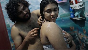 Cewek India Mandi Bareng Kakak Tiri, Panas Banget
