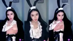 Helena Jilat Puting Susu Gede Montoknya Sendiri, Nikmatin Tiap Tetesnya.