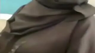 Seorang Arab Ngegebukin Pelacur Montok Kayak Binatang Di Seks Bangladesh