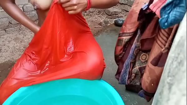 Rati Mandi Di Kamar Mandi Dengan Suara Hindi Yang Bikin Nafsu Naik