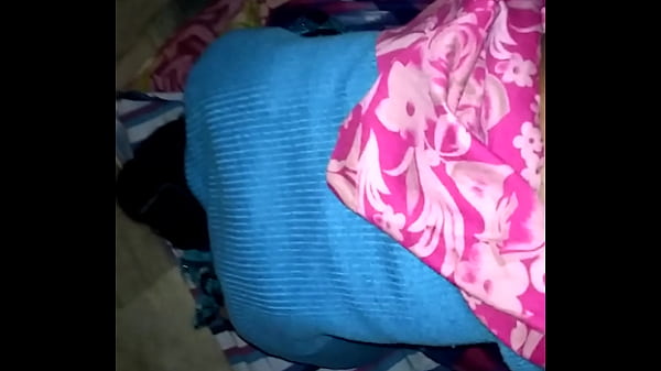 Pembantu India Siap Melayani, Badan Basah Keringatan, Siap Digoyang Di Kamar.
