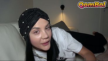 Ngewein Elnaz, Step-sister Berjilbab Turki Yang Bikin Nagih