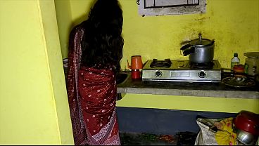 Devar Dapur Sepi, Bhabhi Sendirian, Langsung Digebukin Sampe Meraung.