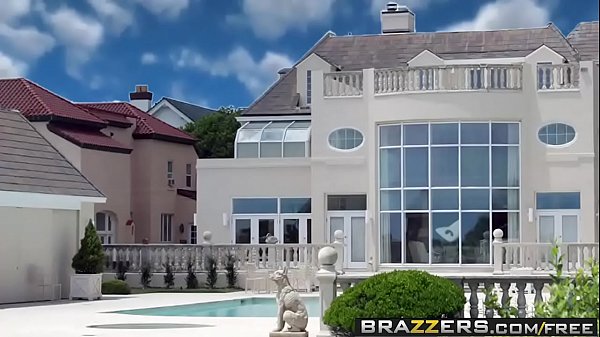 Film Brazzers – Pantat Gede Suka Yang Besar – Dua Masuk Semak…dan Di Bokong, Dibintangi Angelina Valentin