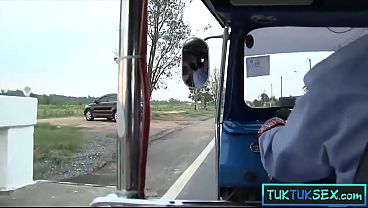 Ibu-ibu Thailand Amatir Digetok Di Pinggir Jalan, Langsung Dibawa Muter-muter Buat Main.