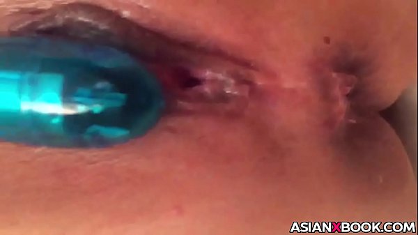Cewek Asia Manja Mainin Memek Pakai Mainan