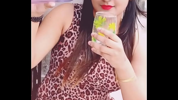 Cewek India Pamer Pose Bikin Greget, Siap Dimakan Mata
