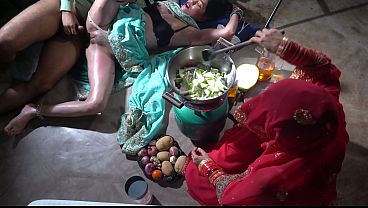 Ibu Tiri Dapur Xxx, Ibu Tiri India Di Dapur, Nonton Aksi Hot Ibu Tiri Desi Dalam Bahasa Hindi, Bikin Greget.