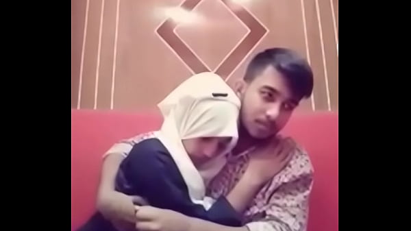 Desi Cewek Dan Cowok Lagi Ciuman Panas Di Hotel, Bikin Makin Greget