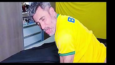 Orang Arab Datang Ke Brasil Dan Mencolok Pantat Mulus Si Jagoan Brasil (cuplikan)