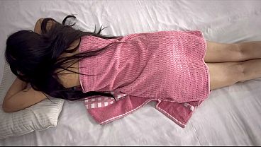 Bule Nri Digerayang Pelayan, Kontolnya Masuk Ke Memek Gede Dan Pantat Montok.