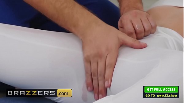 Yoga Freaks Episode: Lacy & Keiran, Nge-stretch Sampai Basah Kuyup – Brazzers