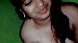 Video Desi Randi Kampungan Kasih Handjob Buat Client, Bego-bego Kagak Malu.