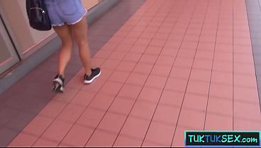 Gadis Amatir Thailand Digaet Di Tuk Tuk, Langsung Dibawa Ke Hotel Buat Main.