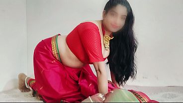 Bajunya Merah, Sari Ketat, Kontol Tegang Masuk Ke Memek Bhabhi India Montok, Suara Desah Desi Bikin Makin Panas.