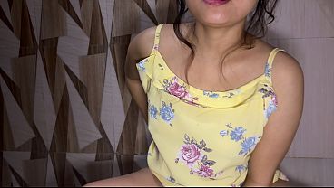 Keseharian Cewek India Montok Bebersih Memek Dan Pipis. (a.i)