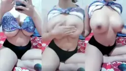 Ratu Lebah Dengan Dua Buah Bulat Montok Siap Memicu Nafsu