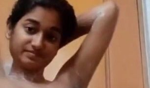 Video Mandi Sendirian Abg India Bikin Tegang