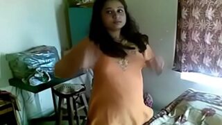 Video Mesum, Si Jija Ngewein Sali Beleknya Yang Montok Di Video Bokep India