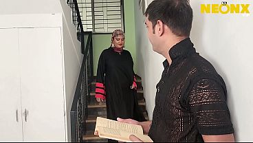 Bhabhi Arab Lagi Digenjot Sama Langganan, Crot Di Mana-mana.