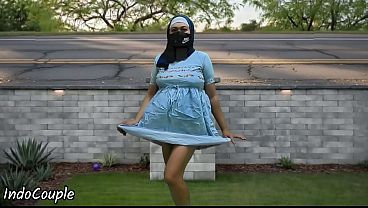 Hijab Mahasiswi Jogging Di Tempat Umum, Ngentot Bayar Kontan.