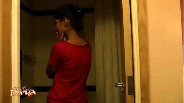 Bugil Di Depan Pacar India, Goyangin Semua Biar Makin Panas.