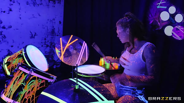 Tonton Trailer Penuh Bang The Drummer Dari Brazzers, Goyang Gendang Bikin Muncrat Di Https://zzfull.com/drumm
